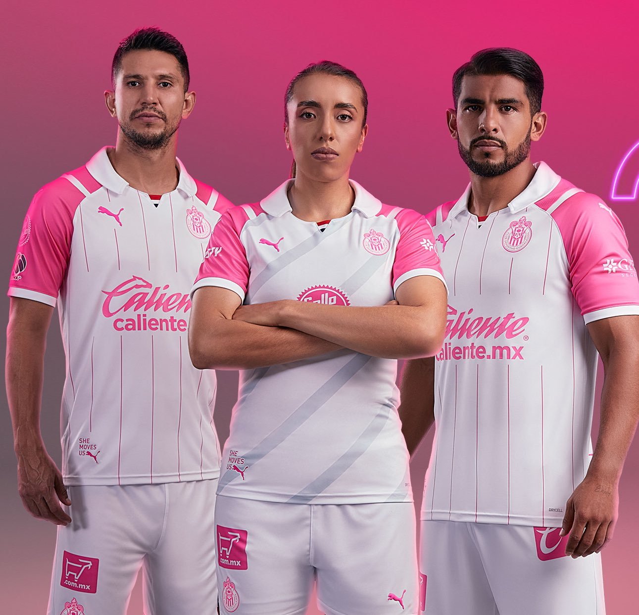 Playeras de Chivas on X Para quien todavia no lo distinguia. El jersey rosa de Chivas es el diseno de visitante solo con los colores modificados. Solo se usara en el mes
