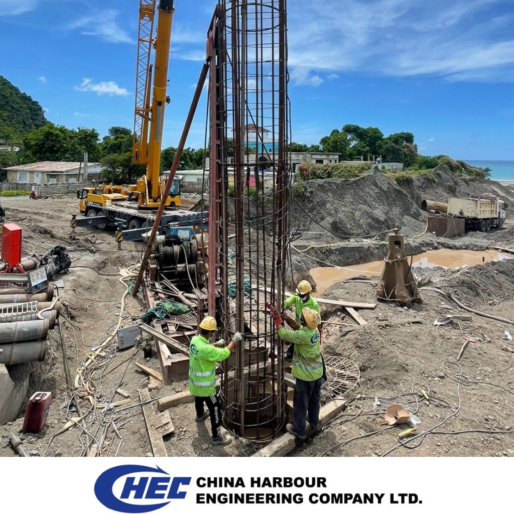 CHECJamaica's tweet photo. #CHECatWork Team work makes the dream work!!
Pictured is an installation of steel/rears for pile foundation prior to placement of concrete.
π Bull Bay to Yallahs leg of SCHIP
#BuiltByCHEC #SCHIP #bridgeunderway https://t.co/J00JGQ10KJ