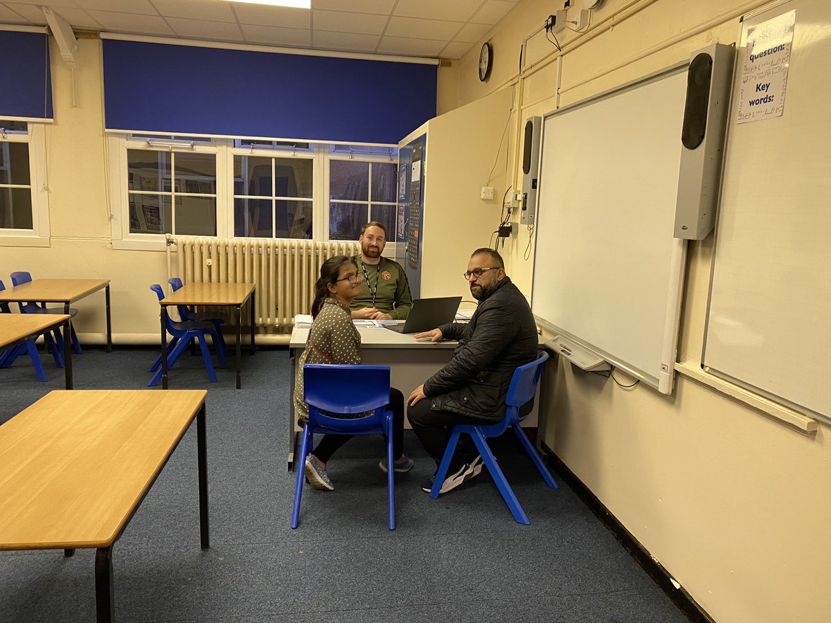 erdingtonacadHT's tweet photo. Great yr 7 settling in eve. Music from student’s in the entrance. Parents &amp; tutors in collaboration. Parents &amp; curriculum leaders unpicking excellence in books &amp; workshops from Urban Devotion on managing Social Media use. Dedication to development from Academy &amp; home partnership. https://t.co/F3owazSfwL