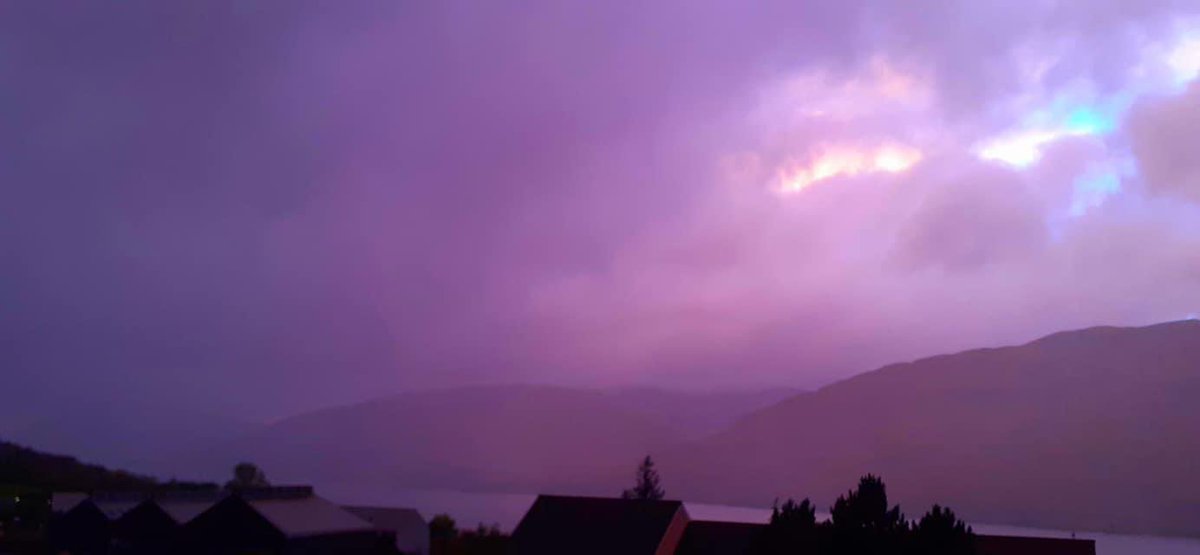 WASPI_2018's tweet photo. The sky over Fort William tonight! A positive omen for #waspi_campaign2018 💜 further evidence has been submitted to the APPG on #maladministration …so we wait! https://t.co/PLc7BviOgV