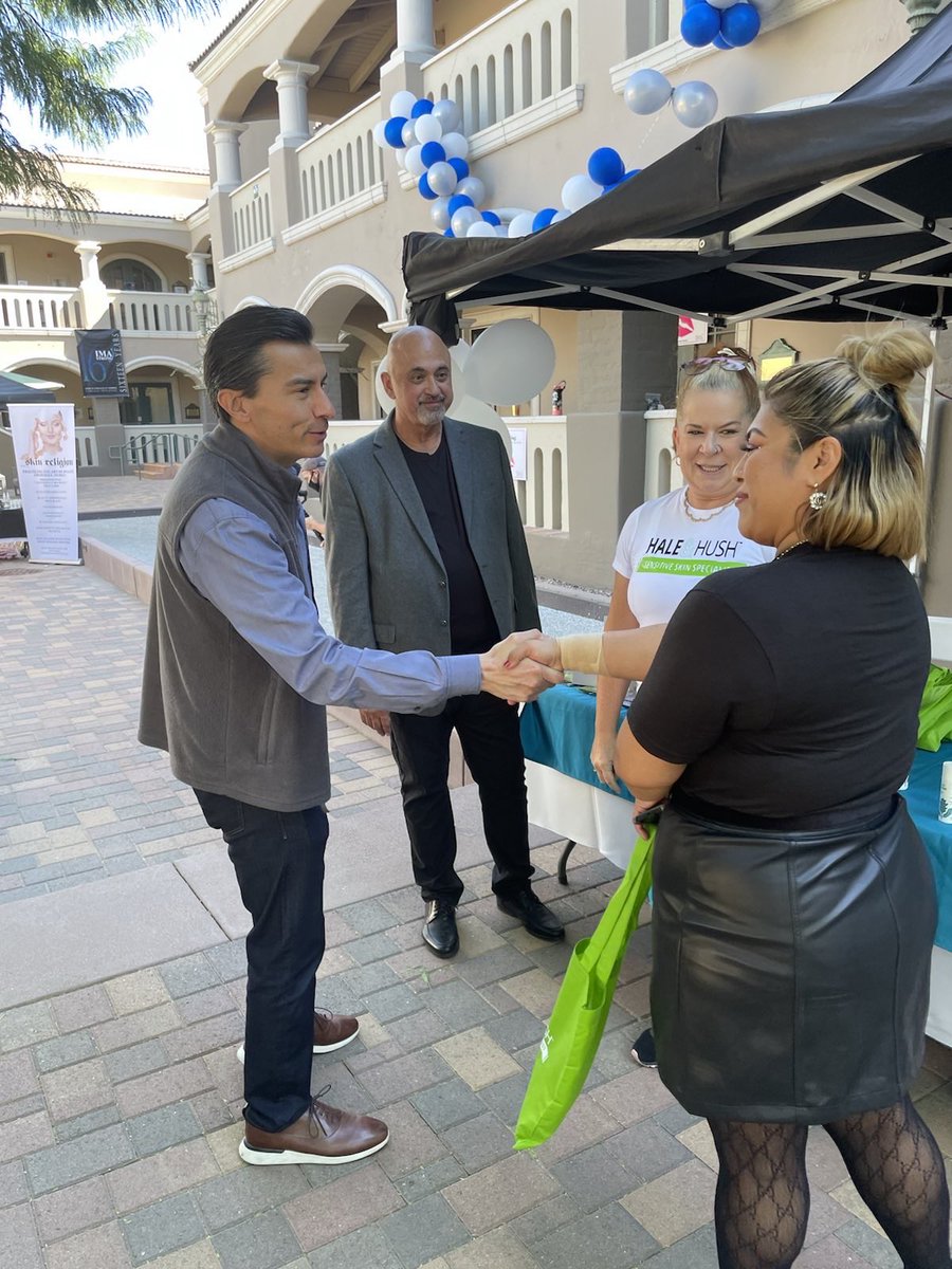 1marcolopez's tweet photo. It was a pleasure to visit the @imaj_institute on Saturday &amp; learn more about one of the fastest growing industries in our state! Arizona needs a governor who is committed to growing more vocational training programs like this one here in Scottsdale that lead to good-paying jobs! https://t.co/SFvjV9xDnr