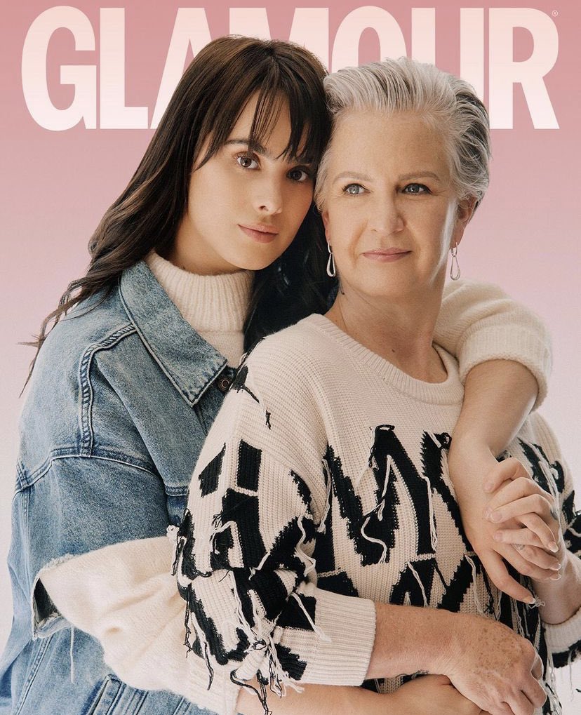 OficialGala's tweet photo. @GalaMontes2  para @GlamourMex  oct 2021 mes de la lucha contra el Cáncer de Mama @FUCAMM https://t.co/OBZGQFnDXO