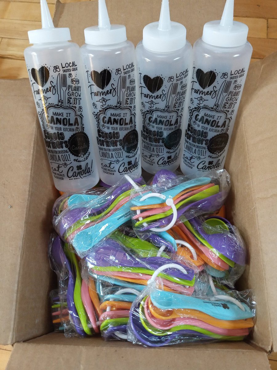 Thank you <a href="/CanolaGrowers/">Canola Growers</a> for supporting <a href="/aitcmb/">Agriculture in the Classroom-Manitoba</a> and the <a href="/littlegrnthumbs/">Little Green Thumbs</a>  (LGT) program. New LGT teachers and students will be ready to make salad dressing with fresh produce from their classroom garden this year.