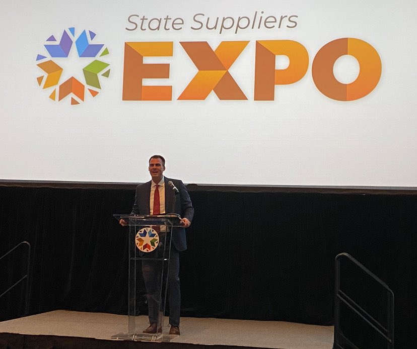 OklahomaOMES's tweet photo. 📣 On stage now...@GovStitt! “Becoming a Top Ten state, you have to think outside the box. ... We have to keep innovating and growing.” ~Gov. Stitt https://t.co/PLSchZyx7Z