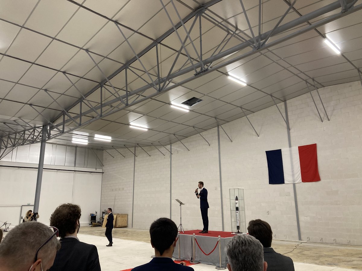 ReimsTech's tweet image. Félicitations @Venture_Orbital pour l&apos;inauguration de leurs nouveaux locaux. 1ère usine de micro lanceurs en France. Zephyr sera prêt en 2024 pour envoyer 70 kilos dans l&apos;espace, dont des nano satellites.