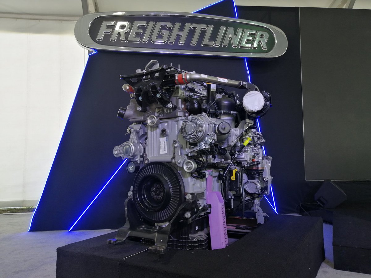 IA_indicador's tweet photo. La 5a generación del motor DD15 de @FreightlinerMex brinda un 3% de mejora en la eficiencia de combustible, entre otros beneficios gracias a sus más de 100 cambios respecto a su antecesor.
🚛 🙌
#FelizMartesATodos https://t.co/fQaDspXYnf
