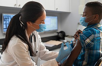 Pfizer-BioNTech COVID-19 vaccine keeps youths out of hospital, according to a new study in <a href="/CDCMMWR/">MMWR</a>: ow.ly/Guu750Gu6P9