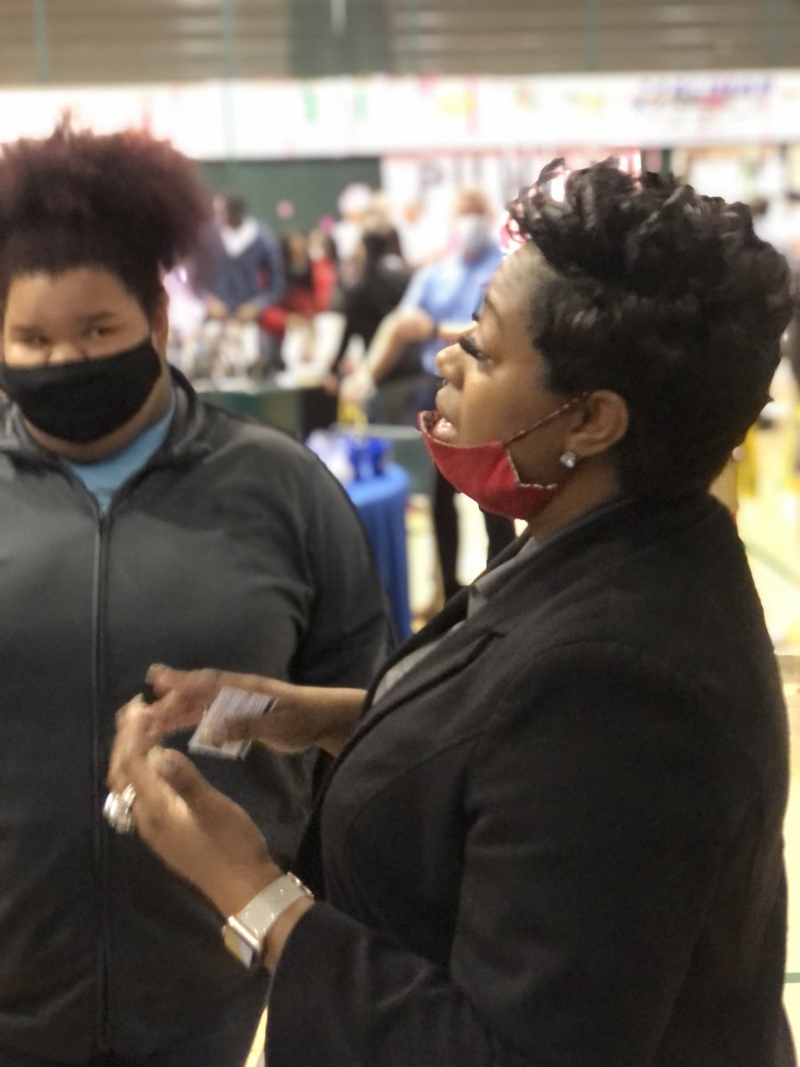 tlwmoore's tweet photo. Today, @southlacc-Young Memorial Campus, Franklin Campus, & Evangeline Campuses are at the St. Mary Parish College & Career Fair 2021! 📚We are sharing information on #DegreeOptions & #CareerOpportunities! We are #ChangingLives, #CreatingFutures, & exhibiting #EverydayExcellence! https://t.co/vYj03I33l2