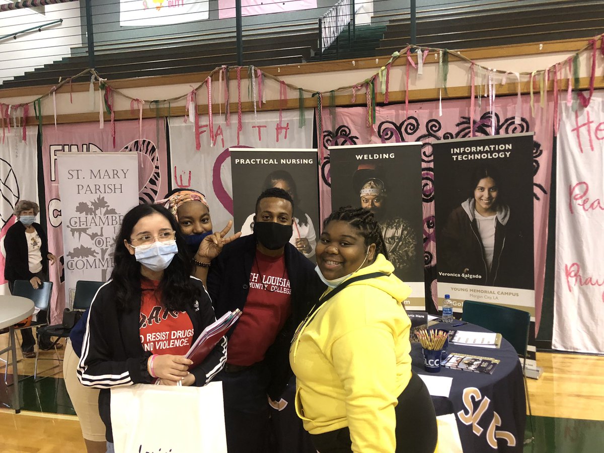 tlwmoore's tweet photo. Today, @southlacc-Young Memorial Campus, Franklin Campus, & Evangeline Campuses are at the St. Mary Parish College & Career Fair 2021! 📚We are sharing information on #DegreeOptions & #CareerOpportunities! We are #ChangingLives, #CreatingFutures, & exhibiting #EverydayExcellence! https://t.co/vYj03I33l2