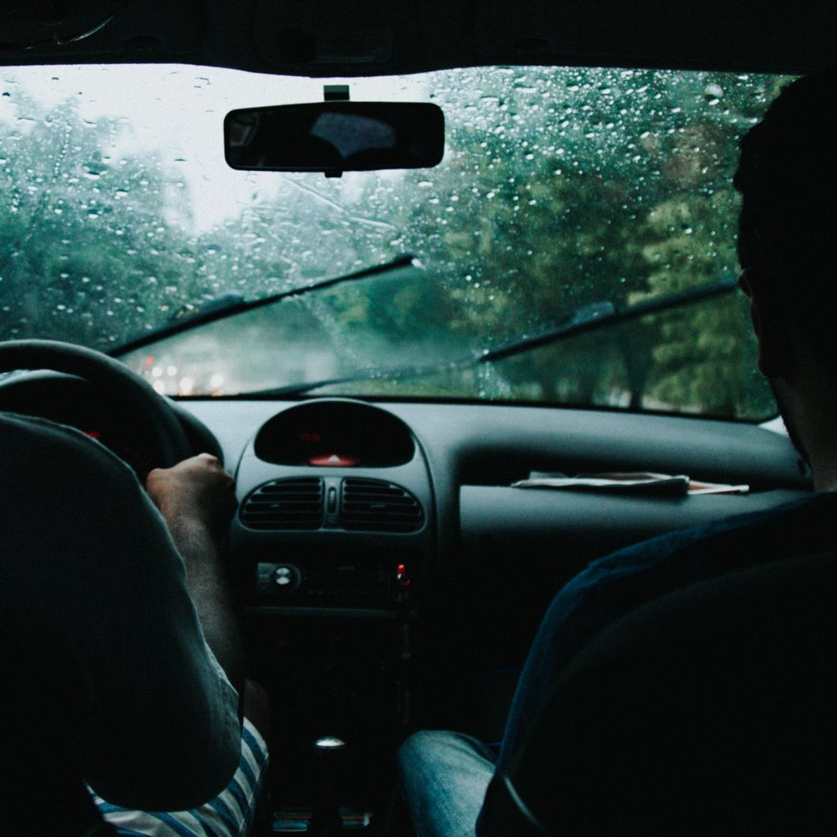 AdriaMotors's tweet image. Fall is a great time to replace your wiper blades! Before the bad weather, it's a good idea to check your blades to make sure they're flexible and able to clean your windshields. #AdriaMotors #GermanAuto #LongIslandAuto #CarRepairSpecialists #ASECertified #EngineWork