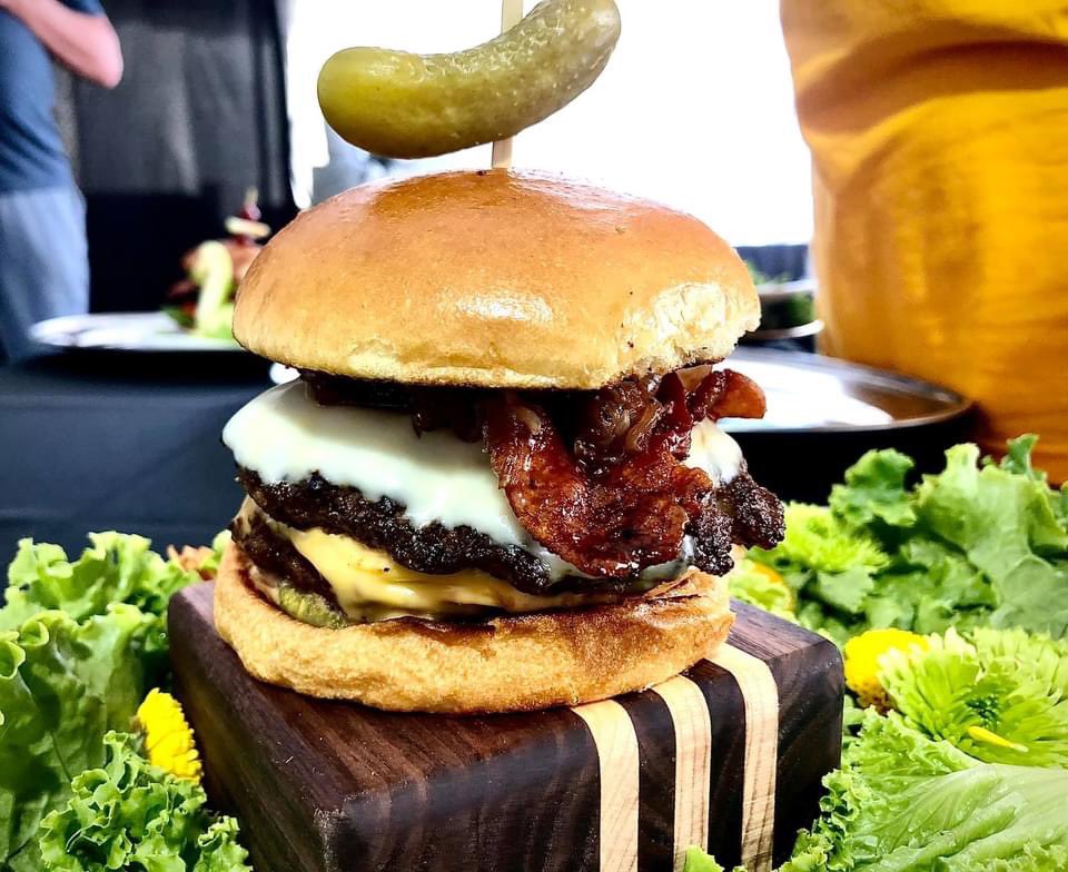 WorldFoodChamp's tweet photo. Looking for cheeseburger in paradise? We found it — and it’ll be at Fair Park, TX this November for the 9th Annual World Food Championships!

Want to be an official judge?! Take our November 4th #FoodJudge certification class (tix avail at https://t.co/rR7xzj6nRJ) https://t.co/xT3TgTXNQA