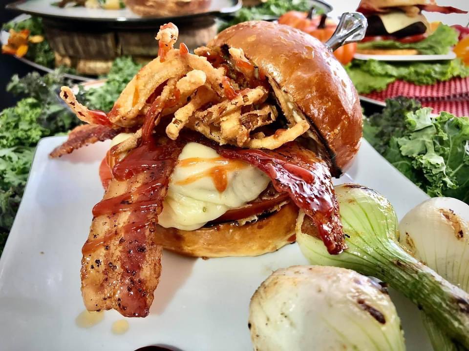 WorldFoodChamp's tweet photo. Looking for cheeseburger in paradise? We found it — and it’ll be at Fair Park, TX this November for the 9th Annual World Food Championships!

Want to be an official judge?! Take our November 4th #FoodJudge certification class (tix avail at https://t.co/rR7xzj6nRJ) https://t.co/xT3TgTXNQA
