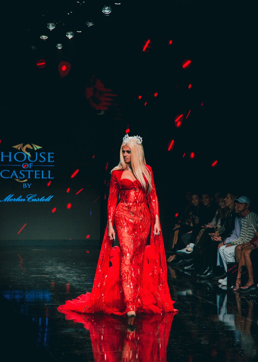 MackenzieClaude's tweet photo. Fashion Week Los Angeles 👑
Walking the runway of designer #MerlinCastell at @ArtHeartFashion. https://t.co/LdGQ4i3tVE