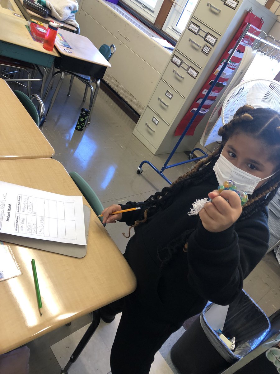 Grade2Jackson's tweet photo. 2J was on the move searching for materials that either bend, stretch, or both! https://t.co/okk0HmdCLv