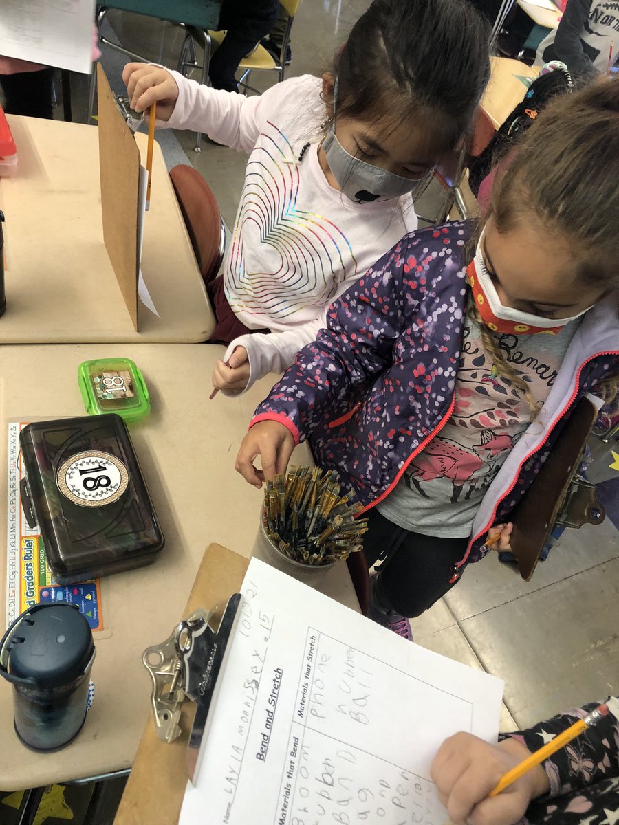 Grade2Jackson's tweet photo. 2J was on the move searching for materials that either bend, stretch, or both! https://t.co/okk0HmdCLv