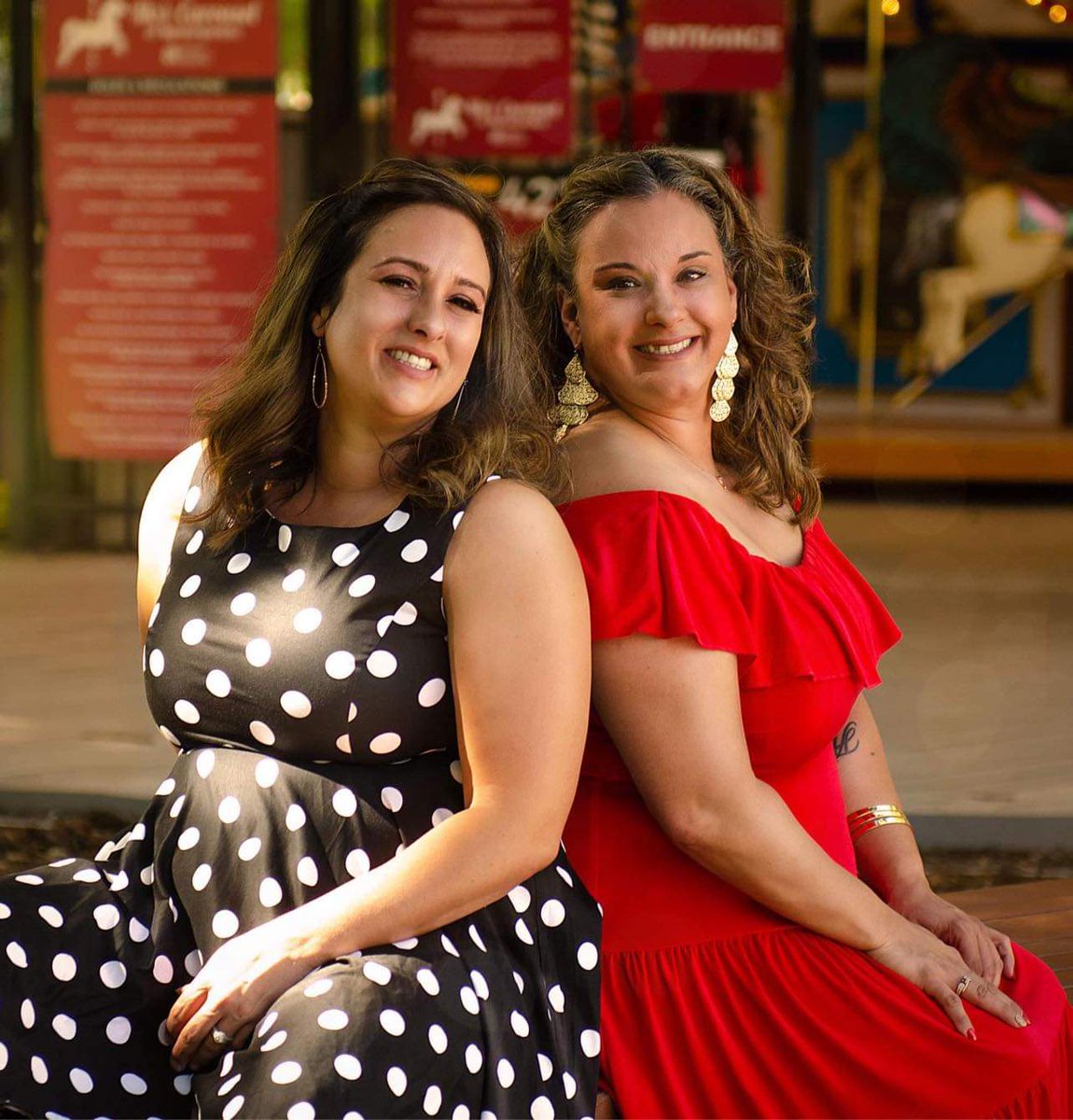 TheThik1's tweet photo. We had such a great time taking these pics! Much love to these ladies and our photographer https://t.co/PdUv09DeIC