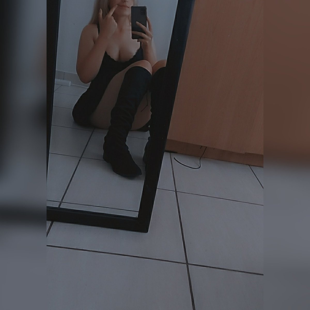 UysJune's tweet photo. Would you kill for me 👽🎵 https://t.co/n0rMQGQjLu