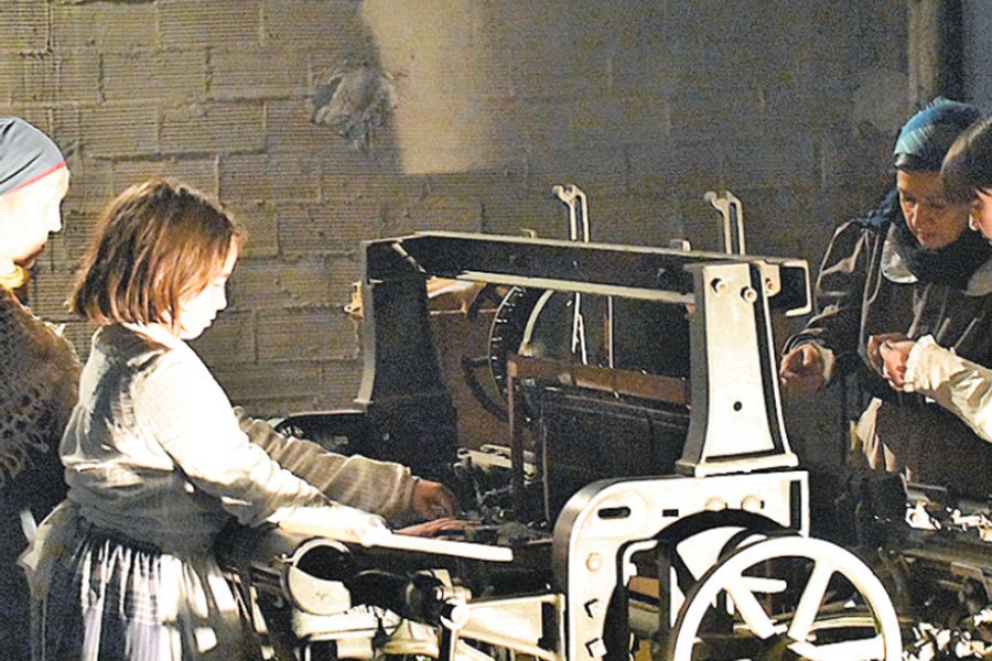 FIRA | Nova edició de la Fira <a href="/Embarrats/">Embarrats</a>, que recorda el tèxtil i la vida a la llera del riu Cardener a principis del segle XX.

👉 Del 22 al 24 d'octubre
✔️ tinyurl.com/jzud2756
📍 Sant Joan de Vilatorrada (<a href="/SantJoanV/">SantJoanVilatorrada</a>)