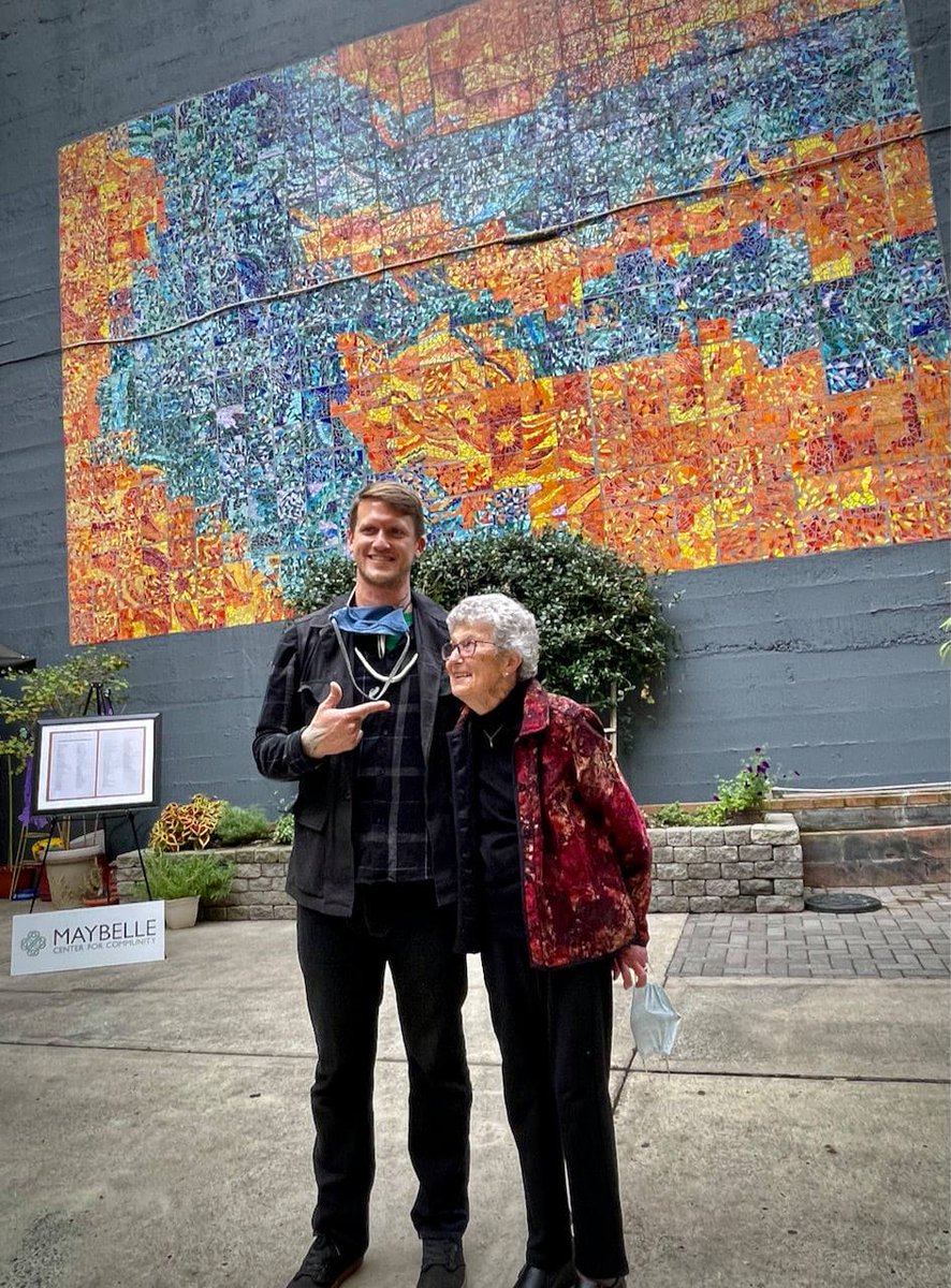 A community glass project in Portland, OR worthy of being shared - a positive art achievement within a city of such urban &amp; political strife!
(Thanks to Bullseye’s Lani McGregor!)

facebook.com/permalink.php?…