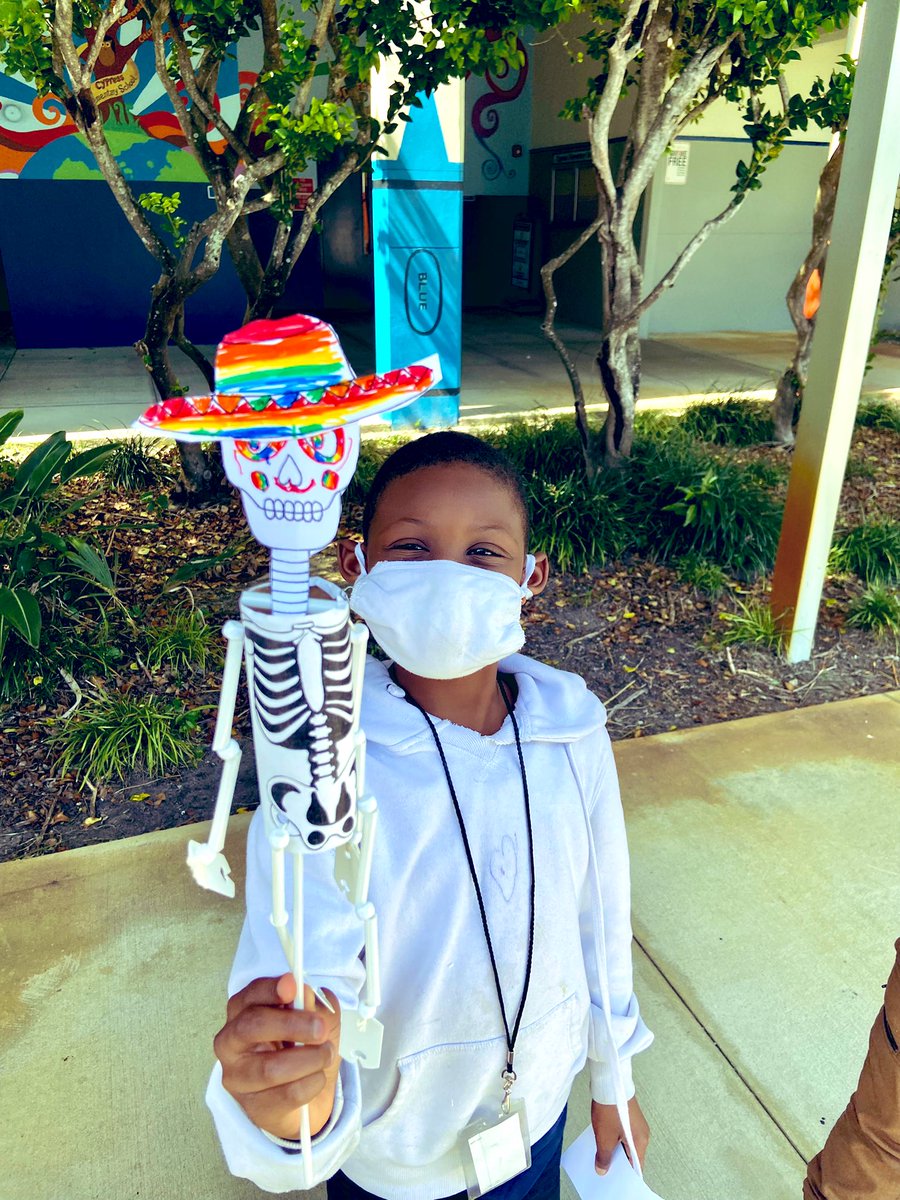 BCPSFineArts's tweet photo. Puppets UP! @CypressBCPS Students creating Día de Muertos puppets on Arty Van Gogh mobile art studio in collaboration w/resident Artist Jim Hammond funded @NEAarts Students ready to tell their stories through the ARTS! @browardschools @suptvcartwright  @danielgohl @drnmancini https://t.co/LxwwqmW5nR