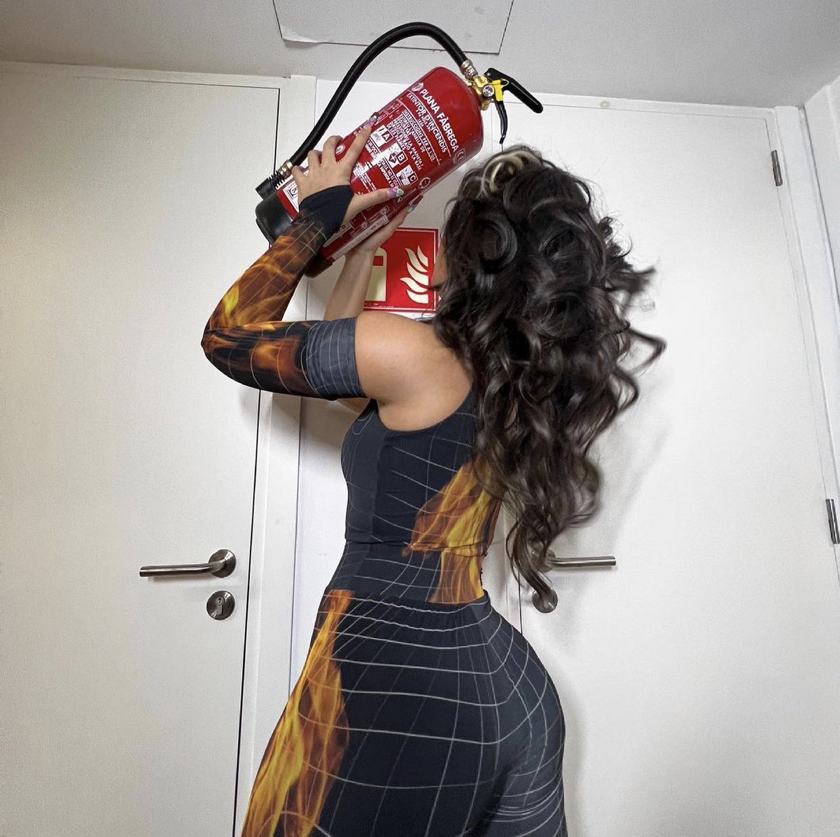 NathyPeluso's tweet photo. 🧯ke escándalo 
Yendo a apagar el fuego q prendí
🧯🧯🧯🧯🧯🧯🧯🧯🧯🧯 https://t.co/IuxZ5j0aqm