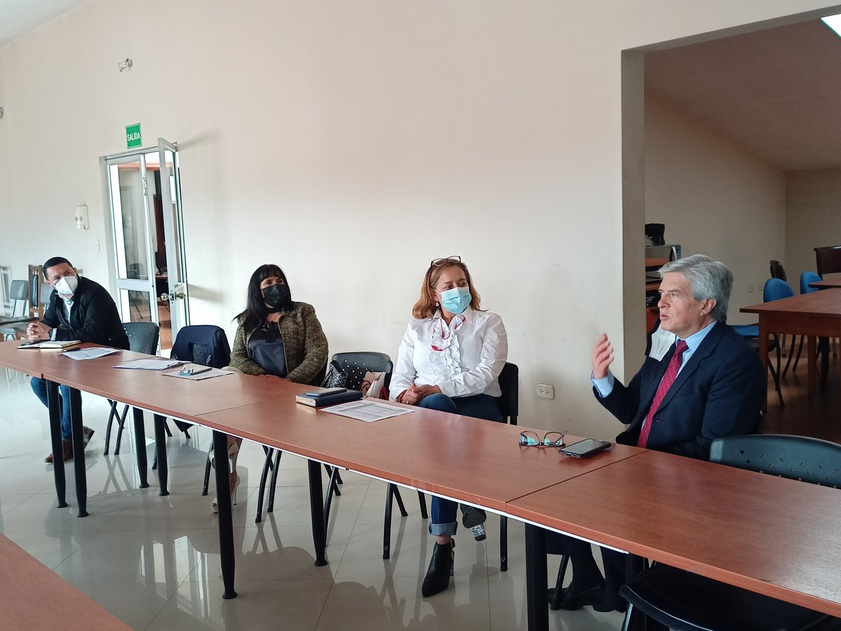 LisCarcelen's tweet photo. Llevamos a cabo capacitación sobre Seguro Agrícola y Ganadero a jefes políticos de la provincia del Azuay con el objeto de coordinar acciones para difusión en los cantones, de este beneficio del #MAG con subvención del 60% del valor. 

#TrabajamosPorElCampo https://t.co/HhaNvNGNQ0