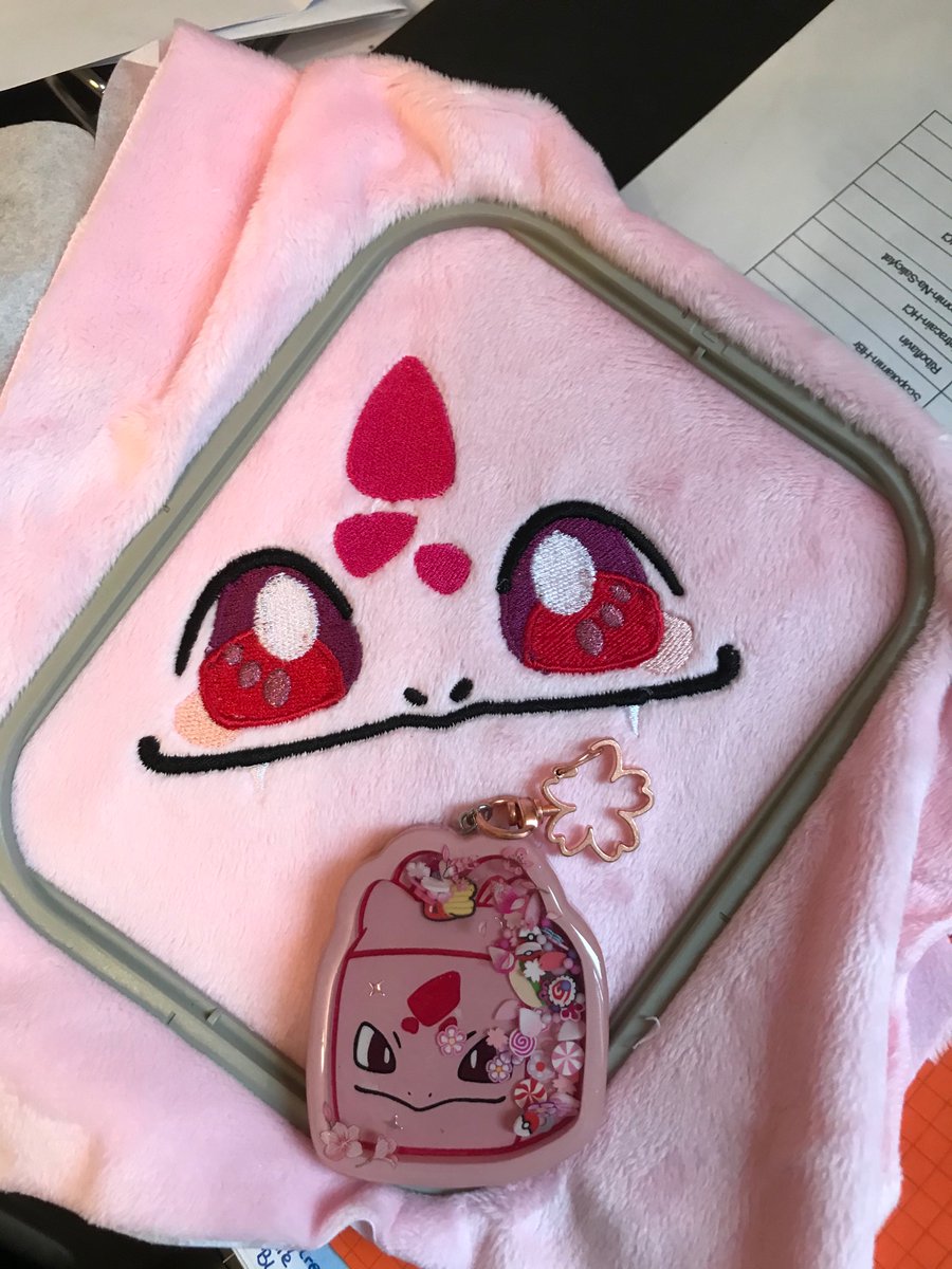 Alpha Mango (@_alphamango_) on Twitter photo I can‘t resist to sew a matching Bulba for my Shaker 😁
Pattern by <a href="/CholyKnight/">Sew Desu Ne?</a>
#bulbasaur #bisasam #pokemon #grass #sakura #cherryblossom #spring #season #embroidery #sewing #handmade I can‘t resist to sew a matching Bulba for my Shaker 😁
Pattern by <a href="/CholyKnight/">Sew Desu Ne?</a>
#bulbasaur #bisasam #pokemon #grass #sakura #cherryblossom #spring #season #embroidery #sewing #handmade