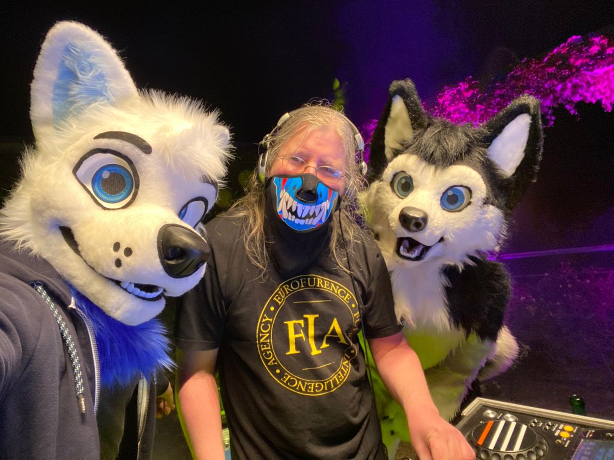 ShishaSheppy's tweet photo. Its ooon time! 
CologneNights comes to your home via Twitch again ^_^
No matter if you chill at home alone or with friends - tune in for some party vibes from furries for everyone! #pRT https://t.co/R9oFUlgTX8