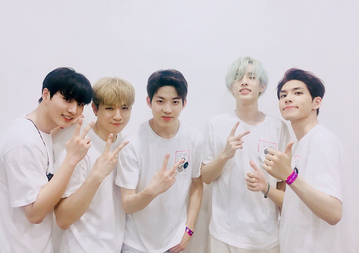 DAY6TW's tweet photo. 📢 [#𝗗𝗔𝗬𝟲 - 1st WORLD TOUR  '𝗬𝗢𝗨𝗧𝗛'] 

🌱 BUSAN

세상에서 제일 위대한 마이데이👍

#DAY6 #데이식스 
#Youth https://t.co/GVvI0cjbt2