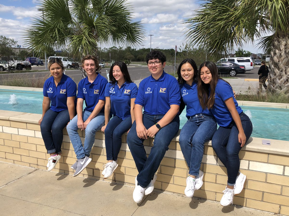 LFHSDECA_'s tweet photo. It was a great day! @txdeca1 thank you for the updates, it was great to see everyone face to face! #leadershipconference #maximizeyourmomentum @DECAInc #BeKind #txdeca #suninmyface https://t.co/CGicJ7RrLR