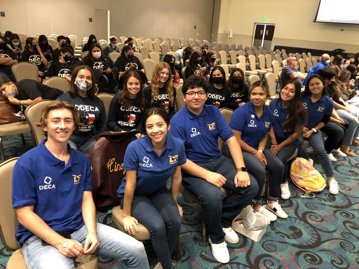 LFHSDECA_'s tweet photo. It was a great day! @txdeca1 thank you for the updates, it was great to see everyone face to face! #leadershipconference #maximizeyourmomentum @DECAInc #BeKind #txdeca #suninmyface https://t.co/CGicJ7RrLR