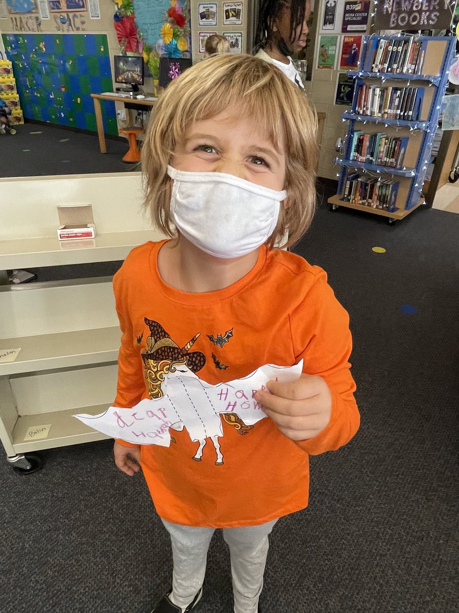 SCEfunbrarian's tweet photo. We’ve been VERY busy in the SCE Media Center these last few weeks!! Admiring our Storybook Pumpkin Patch!! Reading “Stellaluna” and researching and learning about bats. And to top it off a Bat Flyer Race!!! #scefunbrarian #fall2021 #ourlibraryisnotquiet #scerocks https://t.co/MlZQdnUxAI