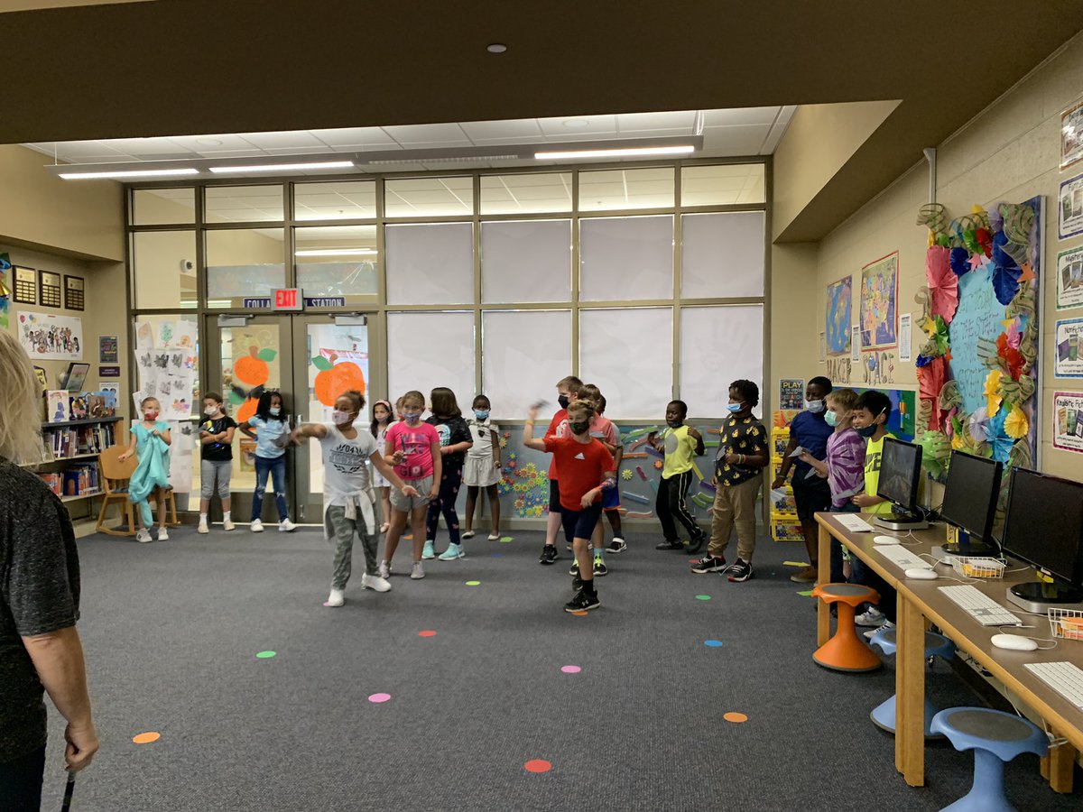 SCEfunbrarian's tweet photo. We’ve been VERY busy in the SCE Media Center these last few weeks!! Admiring our Storybook Pumpkin Patch!! Reading “Stellaluna” and researching and learning about bats. And to top it off a Bat Flyer Race!!! #scefunbrarian #fall2021 #ourlibraryisnotquiet #scerocks https://t.co/MlZQdnUxAI