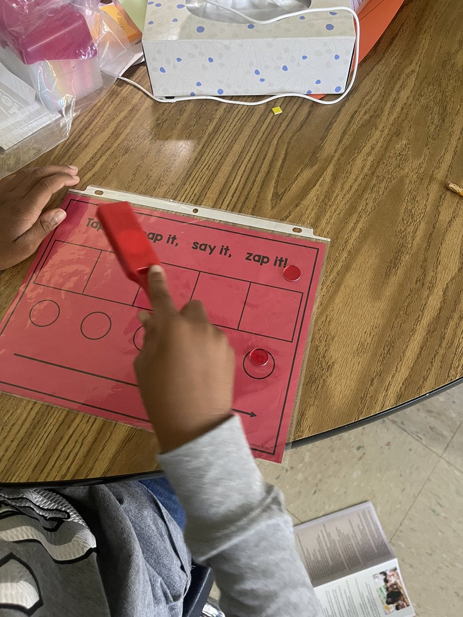 WeAreBTWE's tweet photo. Tap It, Map It, Say It, Zap It! Enjoyed observing 3rd graders during small group reading today. They even let me participate. Shout out to my 3rd grade students and teachers! Way to go! ❤️💙❤️#WeAreBTWE #BuildingtheBestSPS @McLakeesha @CatherinePicho3 https://t.co/v1zVYOMtwh