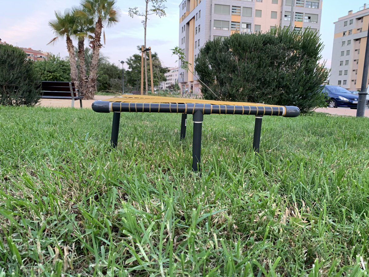 jmerinobarrero's tweet photo. Aquí os dejamos @VICENTERODLO y yo una propuesta de auto construcción de set de spikeball. Materiales: tubos de pvc y codos de pvc. Red hecha con gomas. Tiempo de realización: 20’-30’. Precio: 6 €. Probado y sensaciones similares al original. Listas para curso cpr en 2trimestre. https://t.co/87xKFbrPmj