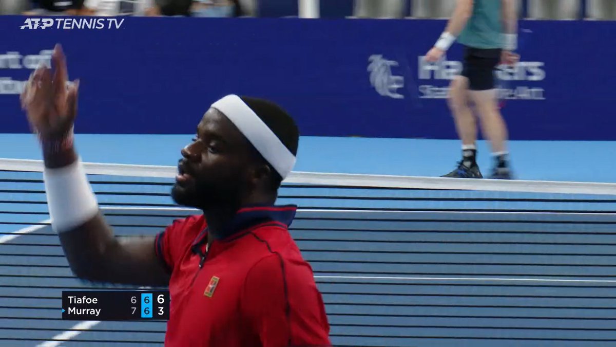Tiafoe with a run of five straight points to get triple set point. Asking the crowd to get up, but the crowd might be as tired as both the players at this point haha.