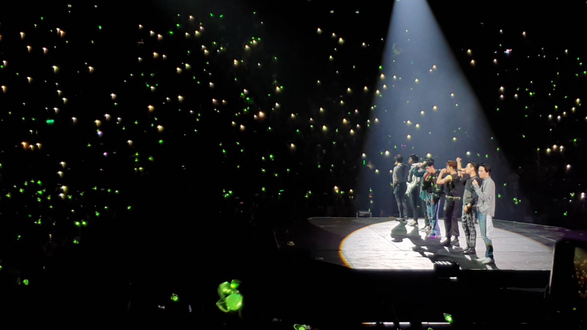 Alexiel_chan's tweet photo. 😭
#KeepSpinningInParis #GOT7inParis #2YearsOfGOT7inParis 
@GOT7Official https://t.co/DFtckZyM23