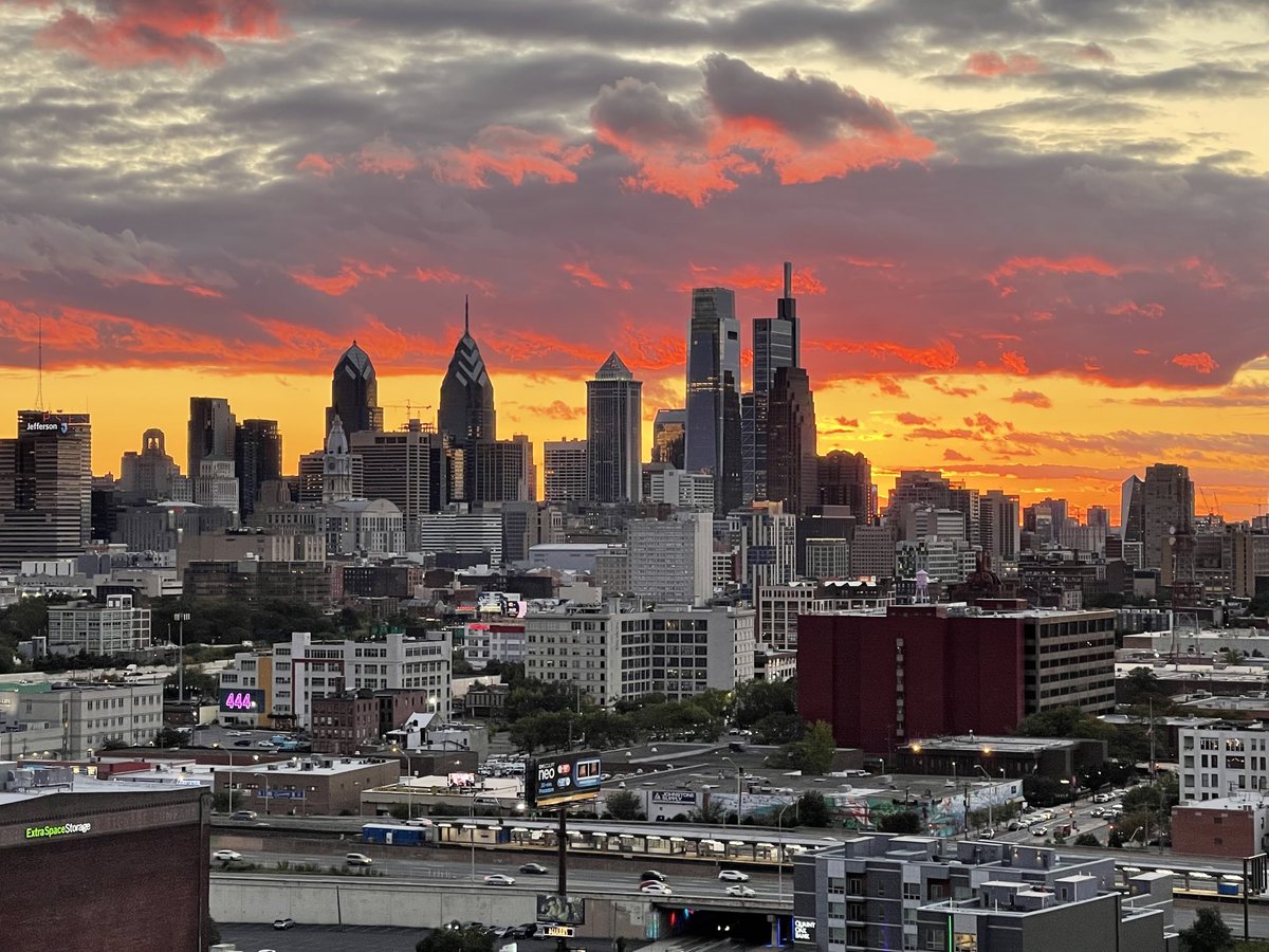 Lisaertz4My's tweet image. Oh Philly how I do ♥️ you!! I’m excited &amp;amp; honored to stay here to help ⁦@ZERTZ_86⁩ &amp;amp; ⁦@julieertz⁩ with their ⁦mission!! Please consider helping us with the House of Hope by donating $8.60 to ErtzFamilyFoundation.org PLEASE SHARE THIS TOO!!