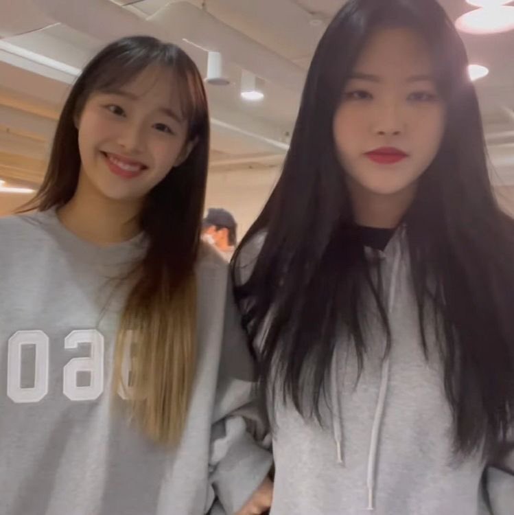yeochuerry's tweet photo. #oliviahye #chuu https://t.co/wbyVyhMaKj