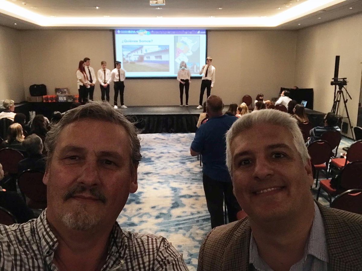 patucomendez's tweet photo. Comenzó la exposición de los trabajos finalistas del #Concurso #FLBPA
Presentación de las Escuelas de #GoyenaBsAs #LabolayeCordoba y de #Chubut
#HayEquipoCasafe
@TwitCASAFE https://t.co/LsQP7tG7Hq