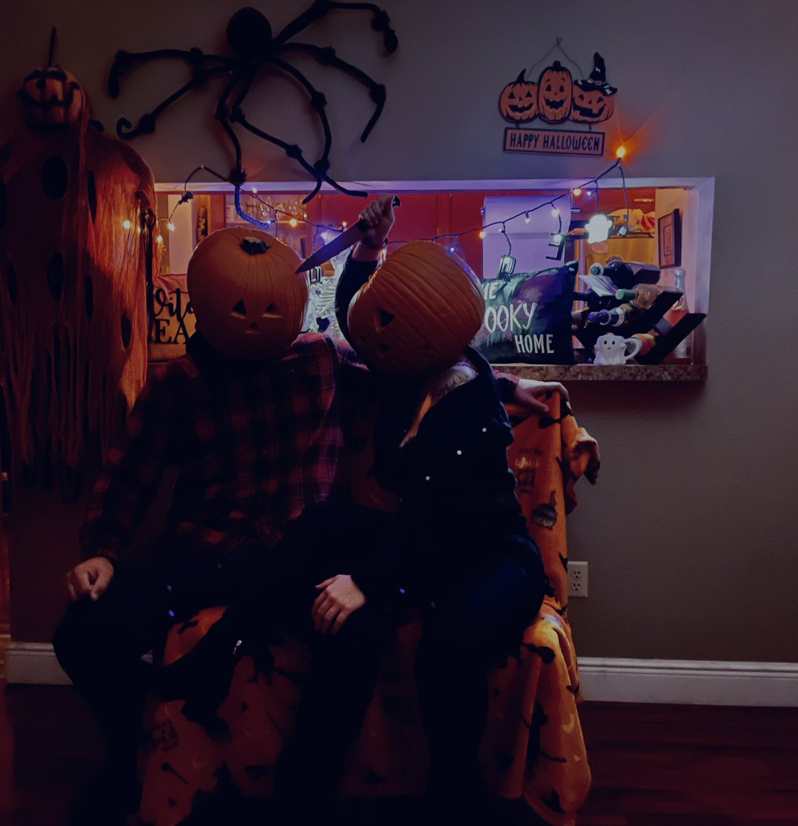 Ciara_Castillo's tweet photo. Jus dropping these photos here of me and the loml #spookyszn https://t.co/duj3uc3tcf