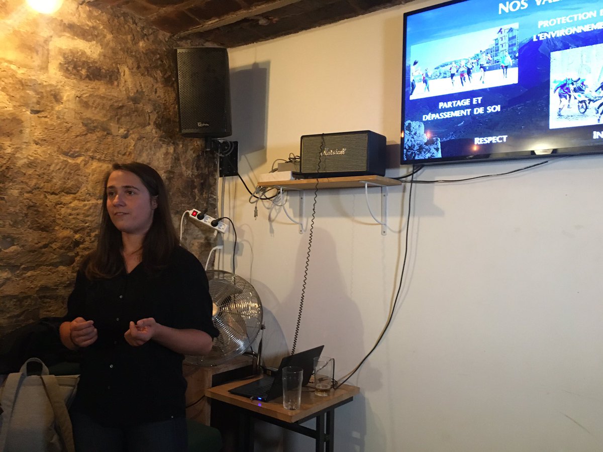 Raid_CS's tweet photo. Juliette, présidente du Raid CentraleSupélec prend la parole pour un retour sur le début de l'année et présenter les perspectives futures ! #DCER https://t.co/nBXXA4aNWN