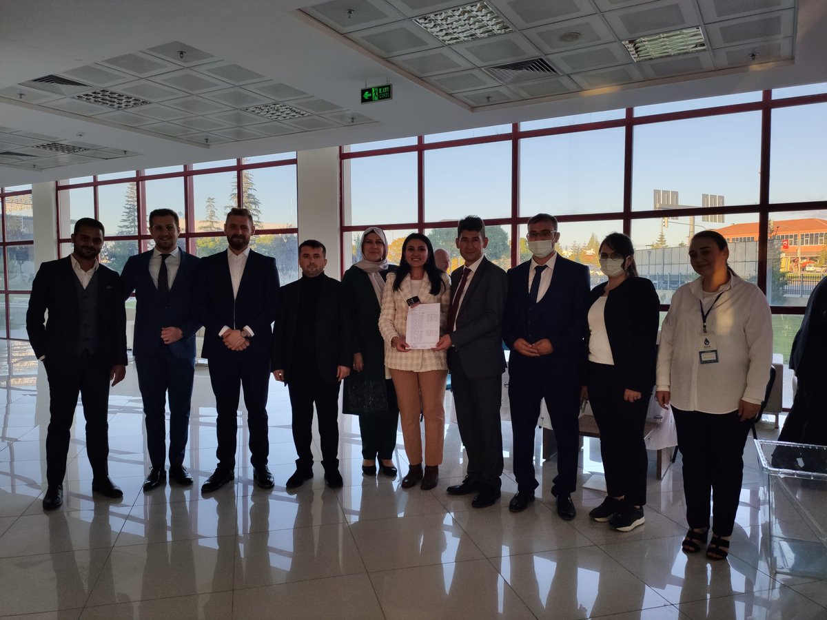 srmnezaket's tweet photo. Kahramankazan 1. Olağan İlçe Kongresinde seçilmiş ilçe başkanımız ve yönetimini tebrik ederim. Emeği geçen tüm arkadaşlarıma teşekkür ederim.
#KahramankazanınDEVAsıhazır  @aliguven_06 @ankarayadeva @mesutkahraman @KazanaDeva @bahadirkucukk https://t.co/qkko95tlho