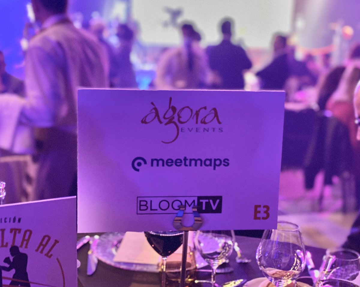 EventsAgora's tweet photo. Esta noche disfrutando de los #Premioseventoplus donde hemos sido nominados a la Mejor Convención por el #ElMati. Gracias @scaic_cat por confiar en nosotros, y a nuestros partners @avvideo_net y @Meetmaps https://t.co/J9KLiDWeiS