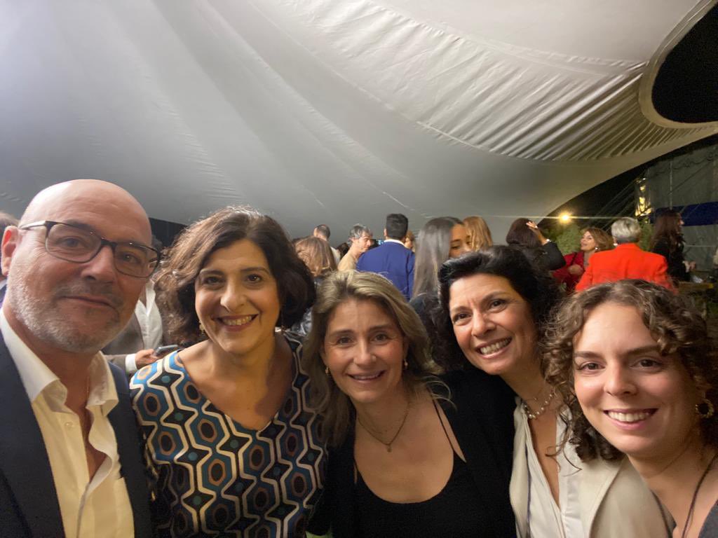 EventsAgora's tweet photo. Esta noche disfrutando de los #Premioseventoplus donde hemos sido nominados a la Mejor Convención por el #ElMati. Gracias @scaic_cat por confiar en nosotros, y a nuestros partners @avvideo_net y @Meetmaps https://t.co/J9KLiDWeiS