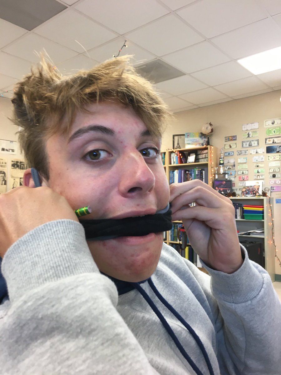 BryceF22CCA's tweet photo. RIP Econ https://t.co/OvPqj9Fkek
