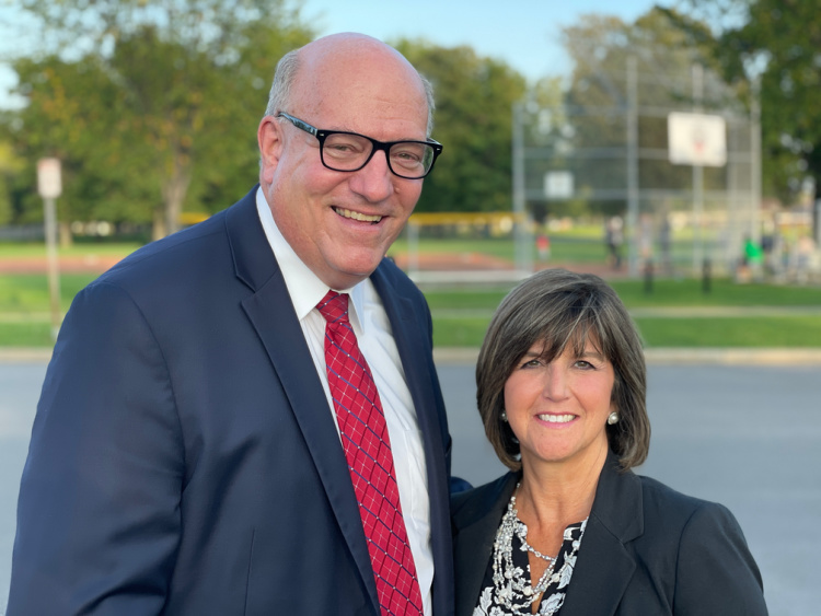 OnBoardWithGina's tweet photo. Thanks to Tonawanda Supervisor @joeemmingerr for the endorsement:

“Gina is well known and has worked hard in our community for decades,” he said. “I know that she will put her experience and knowledge to good use working for the residents and business owners in the town.”

#Vote https://t.co/Xn9cUo6v3p