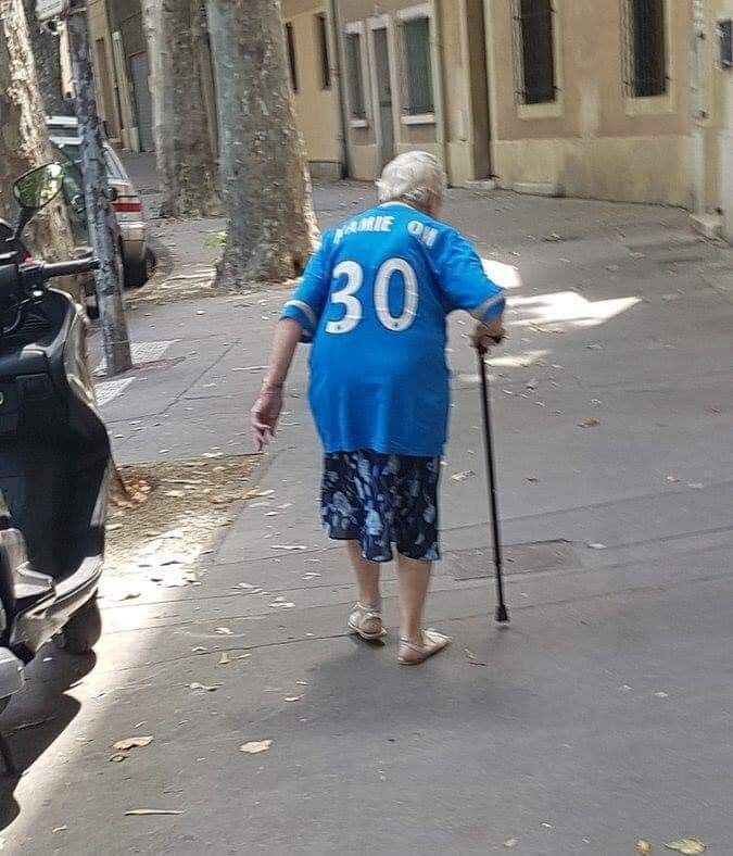 JoJoFADA13's tweet photo. L'AMOUR pour l'OM n'a pas D'âge 💙🤍
#TeamOM ⚪Ⓜ️ https://t.co/YtKhBY4Aq1