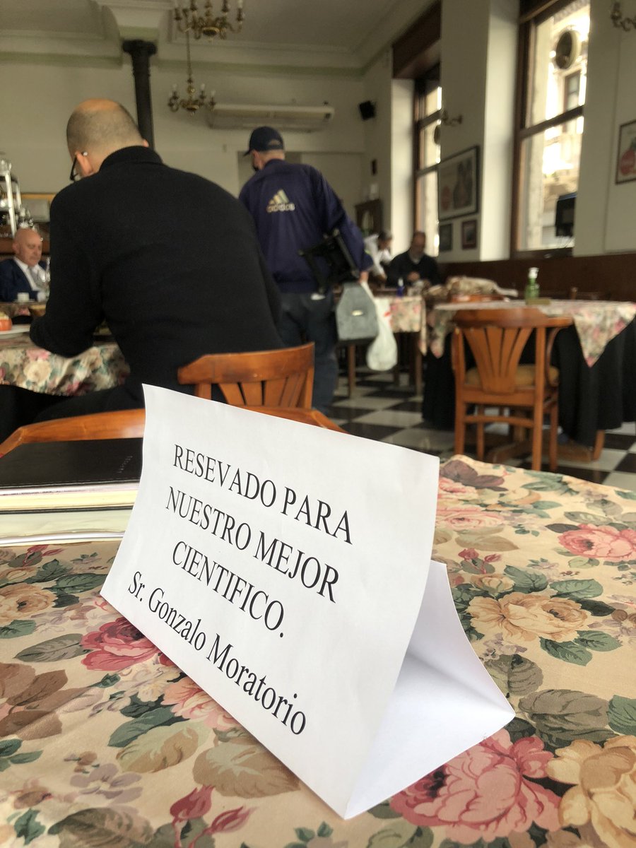 gonzamoratorio's tweet photo. Antes de ir a fiscalía paramos a tomar un café en el bar Las Misiones. Amablemente, se nos preguntó si íbamos almorzar, dijimos que luego volveríamos… así nos esperaron. Muchas gracias!!! Pedazo de gesto y más aún, en días como el de hoy. https://t.co/e0Ui3KKwfm