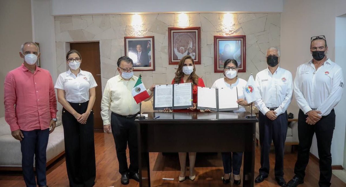 AytoCancun's tweet photo. La Presidenta Municipal @MaraLezama y la @SCT_mx firmaron el convenio jurídico que permite avanzar con los trabajos y consolidar el proyecto de la modernización y rehabilitación del boulevard Luis Donaldo Colosio. https://t.co/LZflU4pMTA